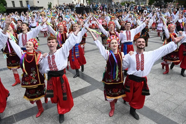 Lviv Ucrania Junio 2023 Gente Baila Danzas Tradicionales Ucranianas Durante — Foto de Stock