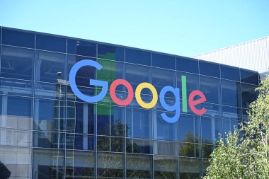Mountain View, CA, ABD - 28 Temmuz 2023: Google 'ın Googleplex genel merkezi ve ana şirketi Alphabet Inc, Mountain View, Kaliforniya' da 1600 Amphitheatre Parkway 'de yer almaktadır..