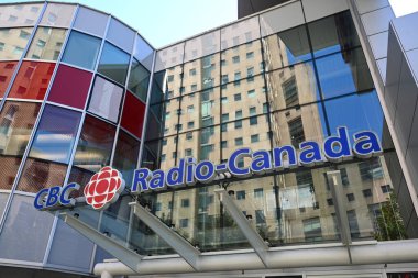 Vancouver, BC, Kanada - Ağustos 2023: CBC Vancouver ofisinde CBC Logosu.