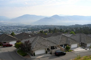 Kamloops şehri, BC, Kanada. Kamloops şehir manzarası. İngiliz Kolumbiyası 'ndaki Kanada' nın Kamloops kenti