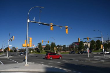 Kamloops, BC, Kanada - 20 Temmuz 2023: Kamloops, Kanada 'da yol kavşağı.