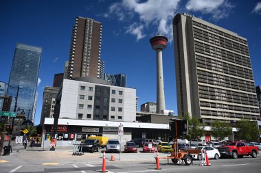 Calgary, Alberta, Kanada - 10 Ağustos 2023 Calgary şehir merkezi. Gökdelenler Calgary şehri. 