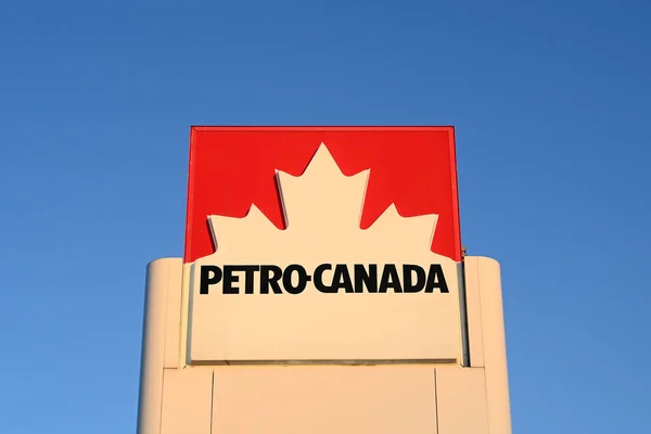 Kamloops Canada July 2023 Gas Station Petro Canada Logo — Stock Photo, Image