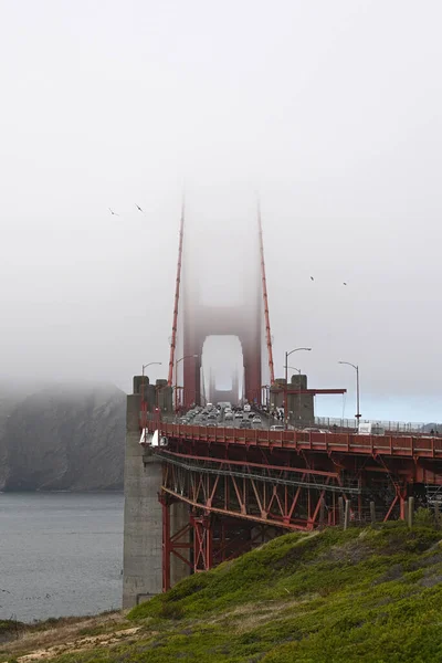 San Francisco Abd Temmuz 2023 Sis Içindeki Golden Gate Köprüsü — Stok fotoğraf