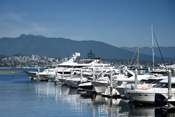 Vancouver Canadá Agosto 2023 Yate Barco Puerto Vancouver Con Centro — Foto de Stock