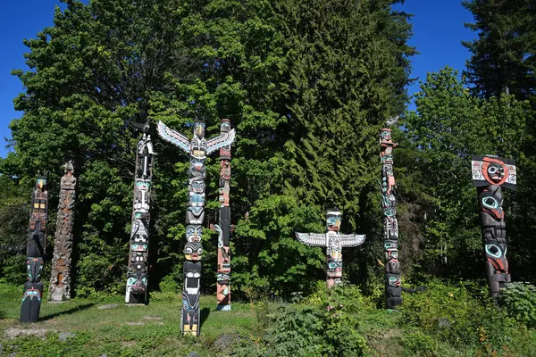 Vancouver Canada Août 2023 Poteaux Totémiques Dans Parc Stanley Vancouver — Photo