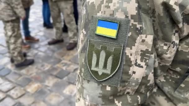 Forças Armadas Ucrânia Soldado Ucraniano Exército Ucraniano Bandeira Ucraniana Uniforme — Vídeo de Stock