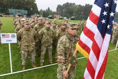 Yavoriv, Ukrayna - 20 Eylül 2021: Amerikan askerleri Yavoriv atış poligonunda düzenlenen 