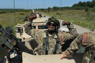 Yavoriv, Ukrayna - 22 Temmuz 2015: ABD ordusu Ukrayna 'daki Yavoriv eğitim sahasında düzenlenen uluslararası askeri tatbikatlar olan 