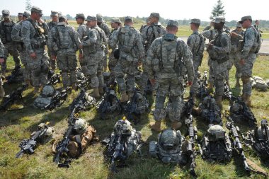 Yavoriv, Ukrayna - 19 Eylül 2014: ABD ordusu Ukrayna 'daki Yavoriv eğitim sahasında düzenlenen uluslararası askeri tatbikatlar olan 