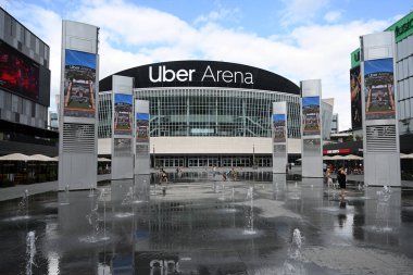 Berlin, Almanya - 3 Ağustos 2024: Uber Arena Berlin, Almanya 'nın Friedrichshain semtinde çok amaçlı bir kapalı arena.