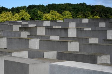 Berlin, Almanya - 3 Ağustos 2024: Öldürülen Avrupa Yahudileri Anıtı