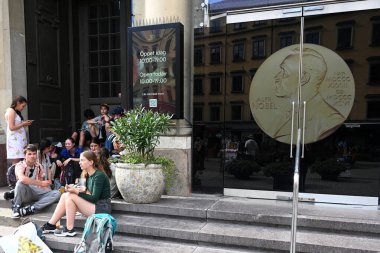 Stockholm, İsveç - 29 Temmuz 2024: Nobel Ödülü Müzesi Eski Stockholm Kasabası 'nda yer almaktadır.