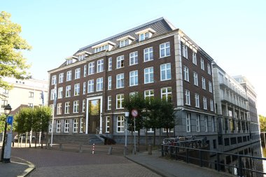 Lahey, Hollanda - 28 Ağustos 2024: Hollanda Lahey 'deki Ulusal Polis Merkezi (Nationale Politie).
