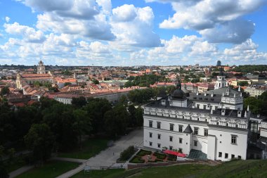 Vilnius, Litvanya - 22 Temmuz 2024: Vilnius Eski Kasabası. Litvanya, Vilnius Panoraması