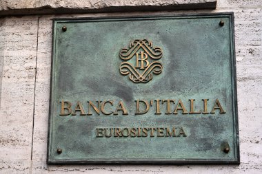 Roma, İtalya - 3 Kasım 2024: Bank of Italy plakası. İtalya Merkez Bankası (İtalyanca: Banca d 'Italia), İtalya' nın merkez bankası ve Avrupa Merkez Bankaları Sistemi 'nin bir parçasıdır.