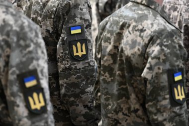 Lviv, Ukrayna - 7 Haziran 2025: Kruty Kahramanları Lviv Lyceum 'un öğrencileri Lviv' deki mezuniyet törenine katıldılar.