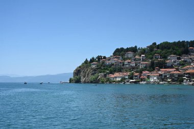 Ohri, Kuzey Makedonya - 16 Haziran 2025: Ohri Gölü kıyısındaki Ohri kasabası.