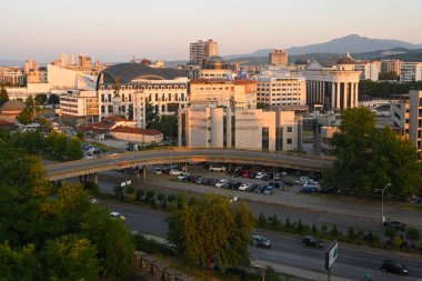 Üsküp, Kuzey Makedonya - 15 Haziran 2025: Üsküp Panoraması. Üsküp şehir manzarası.