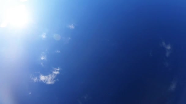 Zonnige Dag Met Blauwe Lucht Witte Wolken — Stockvideo