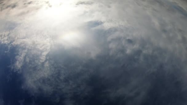 Cloudy Day Blue Sky Sun Showing Trough Clouds — Αρχείο Βίντεο