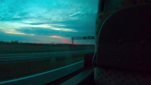 Busfahrt Auf Einer Autobahn Durch Kroatien Landschaft Bei Sonnenuntergang — Stockvideo