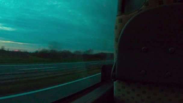 Bussresa Landsväg Genom Kroatien Landsbygd Vid Solnedgången — Stockvideo