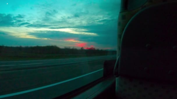Βόλτα Λεωφορείο Αυτοκινητόδρομο Της Κροατίας Countryside Στο Ηλιοβασίλεμα — Αρχείο Βίντεο