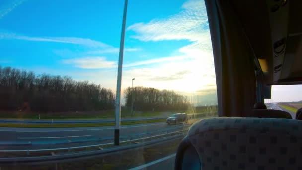 Bus Ride Highway Trough Chorwacja Peryferie Pięknym Błękitnym Niebem — Wideo stockowe