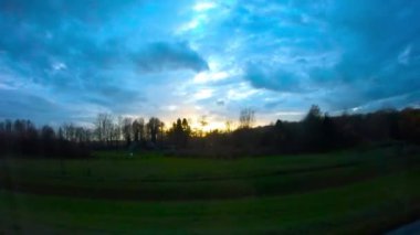 Hırvatistan Kırsalında Otoyolda Günbatımında Otobüs Yolculuğu