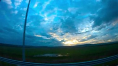 Hırvatistan Kırsalında Otoyolda Günbatımında Otobüs Yolculuğu