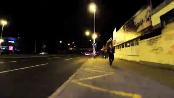 Прогулка Велосипеде Улицам Загреба Хорватия Ночью — стоковое видео