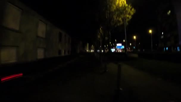 Fietstocht Door Straten Zagreb Kroatië Nachts — Stockvideo