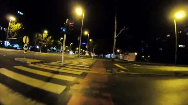 Fietstocht Door Straten Zagreb Kroatië Nachts — Stockvideo