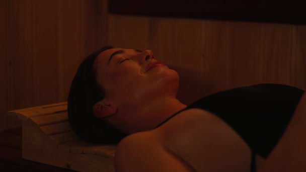 Jong Meisje Sauna Een Gezonde Levensstijl Lichaamsverzorging — Stockvideo