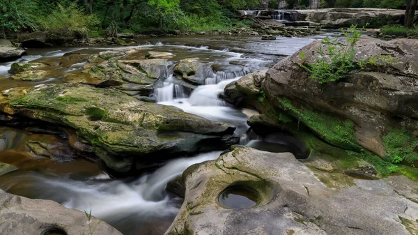 Protékající Voda Skalami Berea Falls Malebné Oblasti Ohiu Usa — Stock fotografie