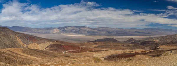 Panoramiczny Widok Suchy Krajobraz Parku Narodowym Dolina Śmierci — Zdjęcie stockowe