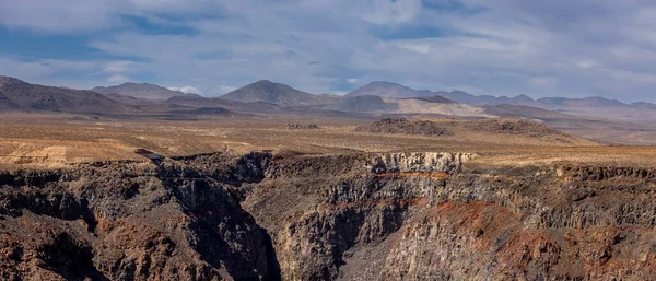 Panoramisch Uitzicht Rotsformaties Door Erosie Nationaal Park Death Valley — Stockfoto