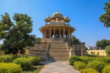 Hindistan, Rajasthan 'daki Bund şehrinde 84 sütunlu Cenotaph.