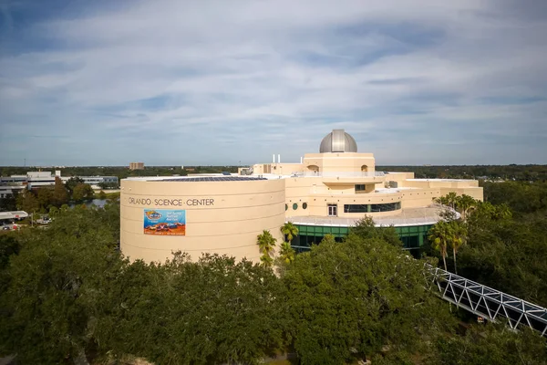 Orlando, Florida - 26 Aralık 2022 Orlando Bilim Merkezi, Orlando, Florida 'da bulunan özel bir bilim müzesi. .