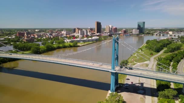 View Anthony Wayne Bridge Downtown Toledo Ohio Usa Famous Landmark — Stockvideo