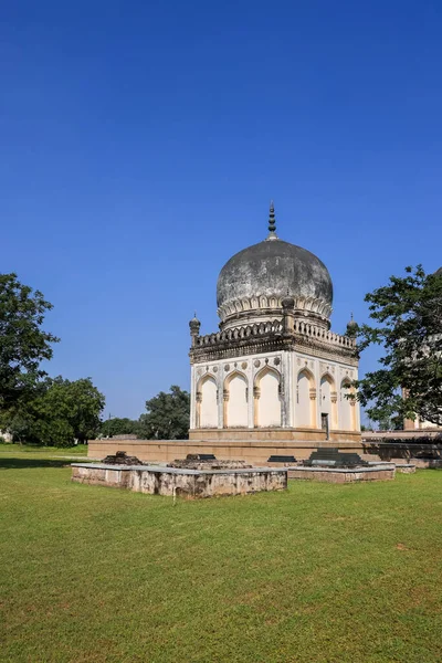 Historic Quli Qutub Shah Tombs Hyderabad India Contain Tombs Mosques — Zdjęcie stockowe
