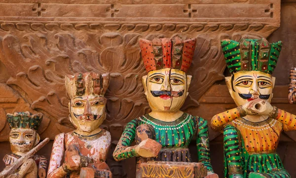 Historyczne Kolorowe Posągi Hinduskiego Króla Piaskowca Malowane Jaisalmer Rajasthan Indie — Zdjęcie stockowe