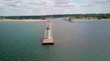Manistee Kuzey İskelesi Deniz feneri Michigan Gölü kıyısında Manistee, Michigan.