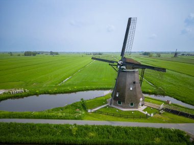 Achtkante Molen, Hollanda 'da Streefkerk yakınlarında bulunan tarihi bir rüzgar değirmeni..