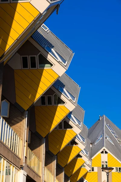 荷兰鹿特丹 2023年5月12日 荷兰南荷兰鹿特丹著名的立方体住宅 由Piet Blom设计和建筑师 — 图库照片