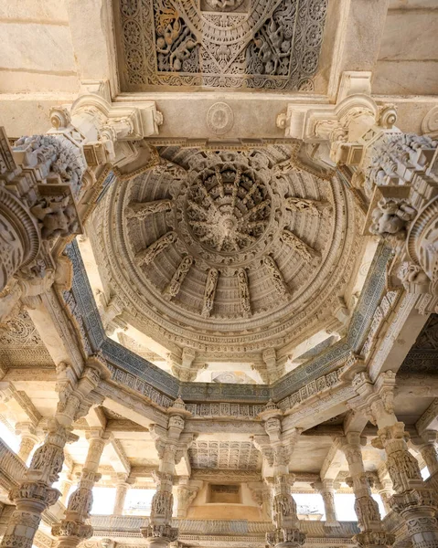 Kompliziertes Architektonisches Detail Und Skulptur Des Historischen Jain Tempels Ranakpur — Stockfoto