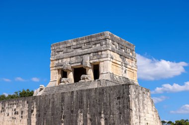 Yucatan yarımadasındaki tarihi Chichen-Itza kalıntıları, Meksika.
