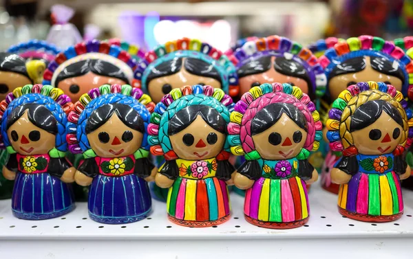 Coloridas Muñecas Mexicanas Tradicionales Venta Tienda —  Fotos de Stock