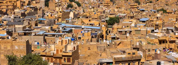 Jaisalmer, Rajasthan, INDIA - 19 Ekim 2022: Jaisalmer, Hindistan 'da Thar Çölü' nün ortasında yer alan Altın Şehir olarak da bilinir. Jaisalmer Kalesi aynı zamanda UNESCO 'nun dünya mirası alanı..